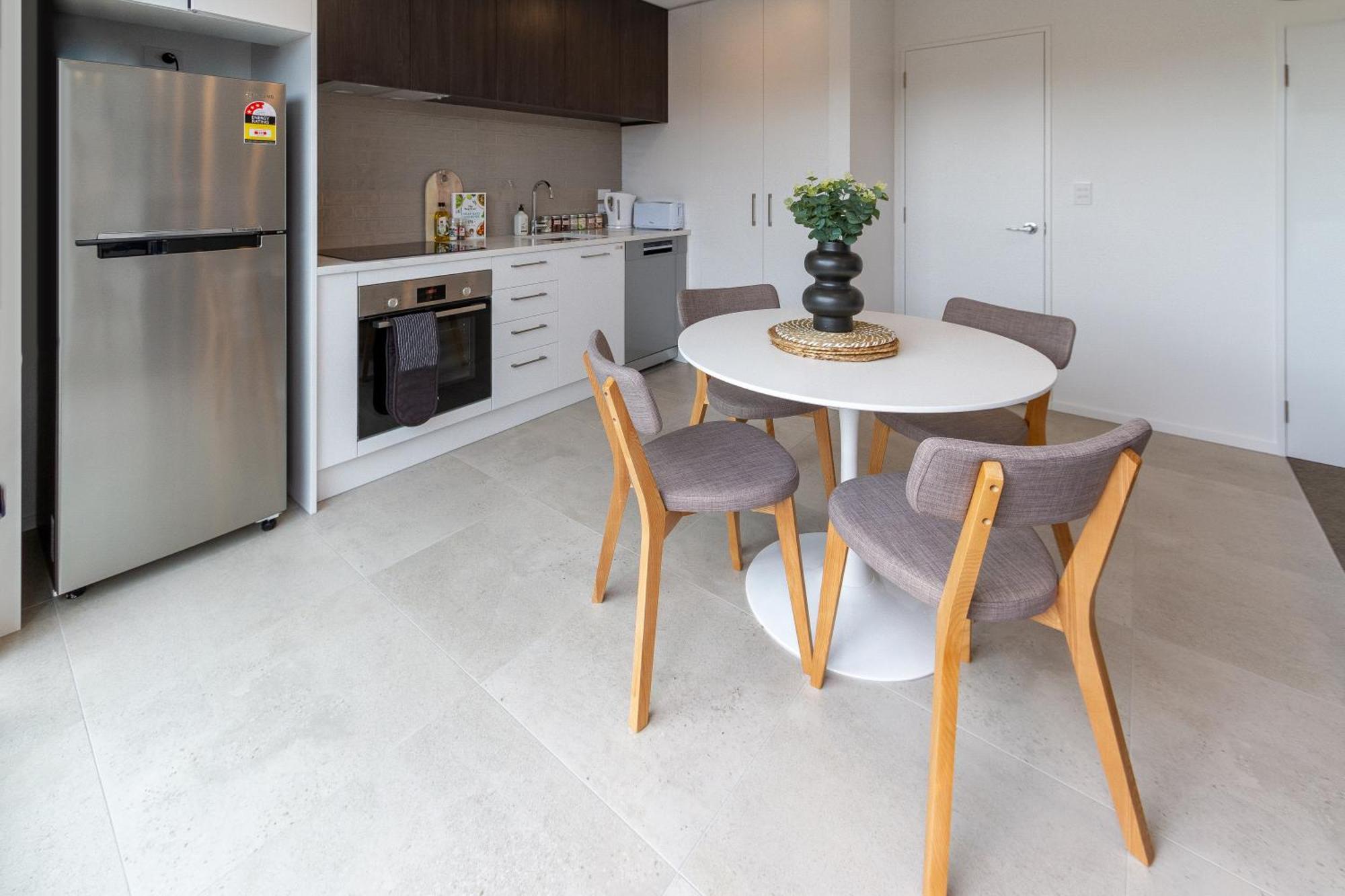 2Br Townhouse: Cosy, Close To City, Car Park كريستتشيرش المظهر الخارجي الصورة